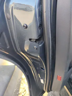 Foto de CERRADURA PUERTA TRASERA IZQUIERDA VOLKSWAGEN TOUAREG (7L6) 4.2 V8 32V FSI (350 CV / 257 KW) referencia 3D4839016N