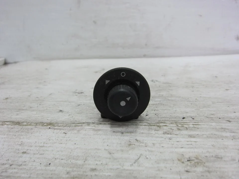 Foto de MANDO RETROVISOR CITROEN C2 1.4 (73 CV / 54 KW) referencia 185526