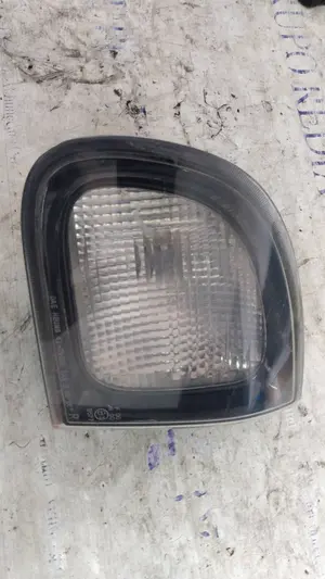 Foto de PILOTO TRASERO DERECHO INTERIOR DAEWOO LANOS 1.4 CAT (75 CV / 55 KW) referencia 415900R