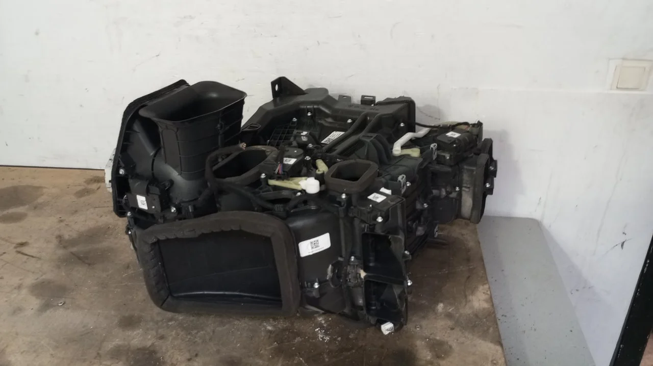 Foto de CALEFACCION ENTERA NORMAL TESLA MODEL 3 eléctrico 258 kW (cont. 153 kW) (350 CV / 258 KW) referencia 1494714-00-F