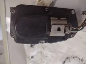 Foto de VALVULA EGR VOLKSWAGEN PASSAT (321/323/331)(08.1977) referencia 03G131501 foto 4