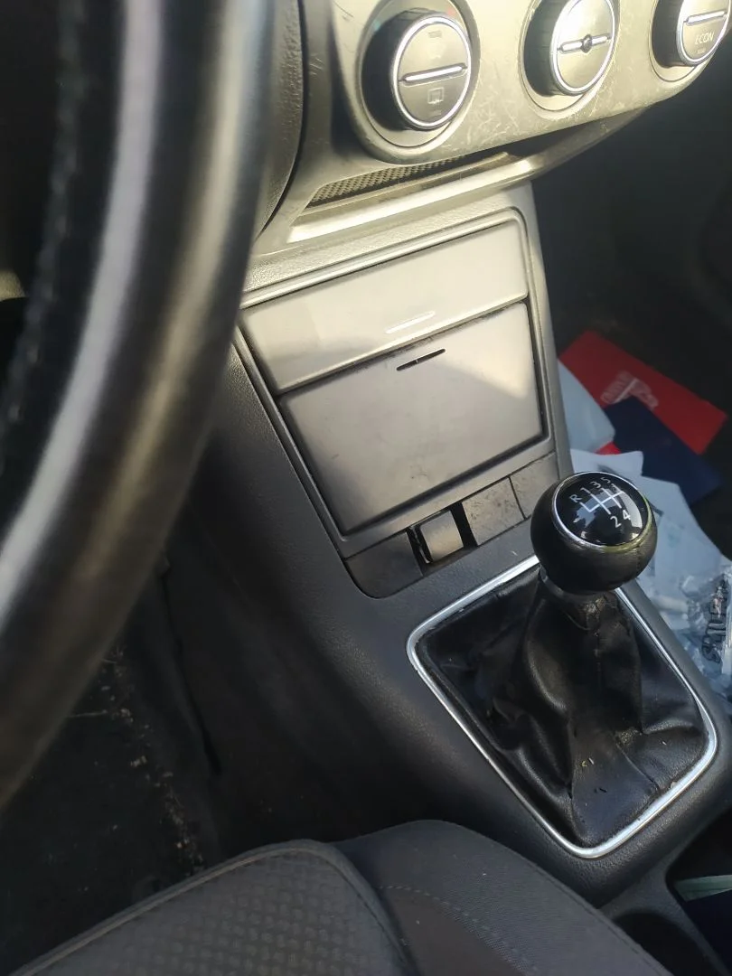 Foto de CENICERO VOLKSWAGEN GOLF PLUS V (5M1) 1.9 TDI (105 CV / 77 KW)