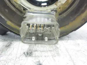 Foto de ANILLO AIRBAG VOLKSWAGEN PASSAT BERLINA (3C2) 2.0 TDI (140 CV / 103 KW) referencia 3C0959653 foto 4
