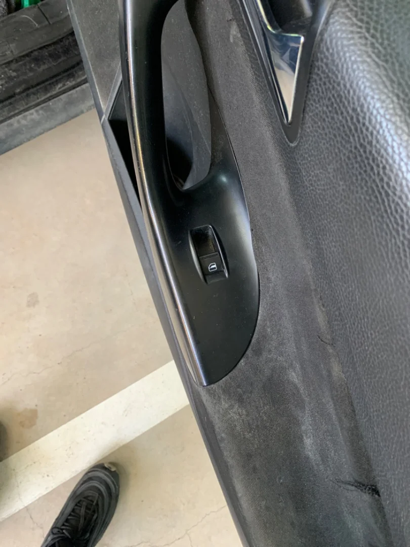 Foto de MANDO ELEVALUNAS DELANTERO DERECHO VOLKSWAGEN PASSAT VARIANT (3C5) 2.0 TDI (140 CV / 103 KW)