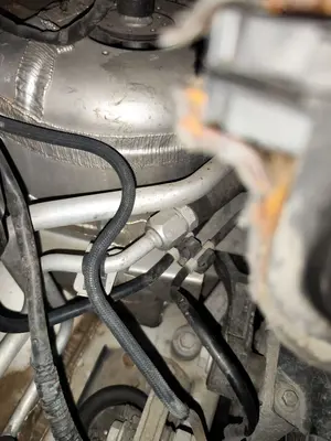 Foto de TUBOS AIRE ACONDICIONADO OPEL VIVARO FURGÓN/COMBI 2.0 16V CDTI (114 CV / 84 KW)