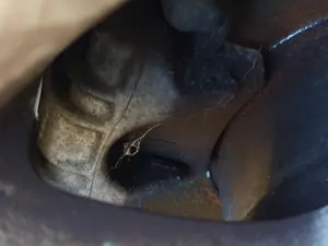 Foto de PINZA DE FRENO TRASERA DERECHA VOLKSWAGEN PASSAT BERLINA (3B2) 1.9 TDI (110 CV / 81 KW) referencia 8E0615424 foto 5
