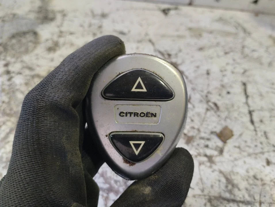 Foto de INTERRUPTOR CITROEN C5 BERLINA 2.0 HDi CAT (RHZ / DW10ATED) (107 CV / 79 KW) referencia 9633261277