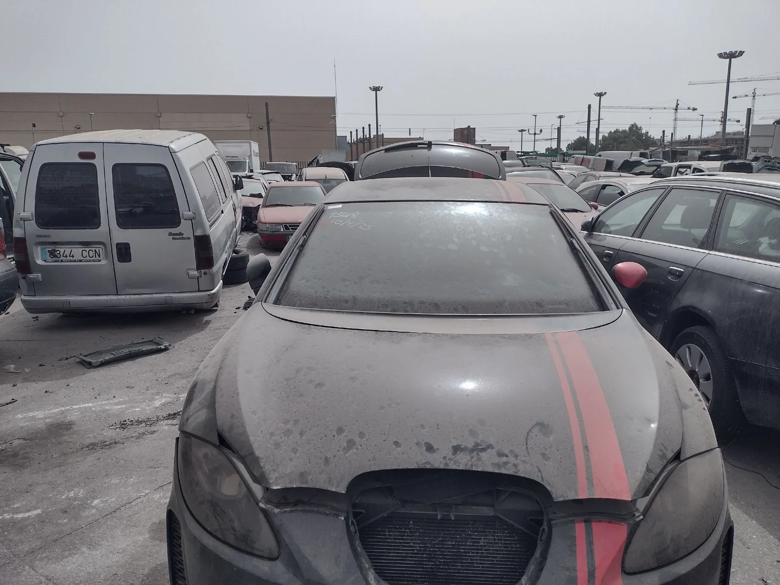 Foto de CAPO SEAT LEON (1P1) 2.0 TDI (140 CV / 103 KW) referencia 1P0823031A