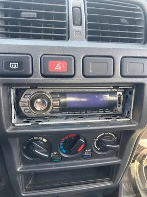Foto de SISTEMA AUDIO / RADIO CD NISSAN ALMERA (N15) 2.0 Diesel (75 CV / 55 KW)
