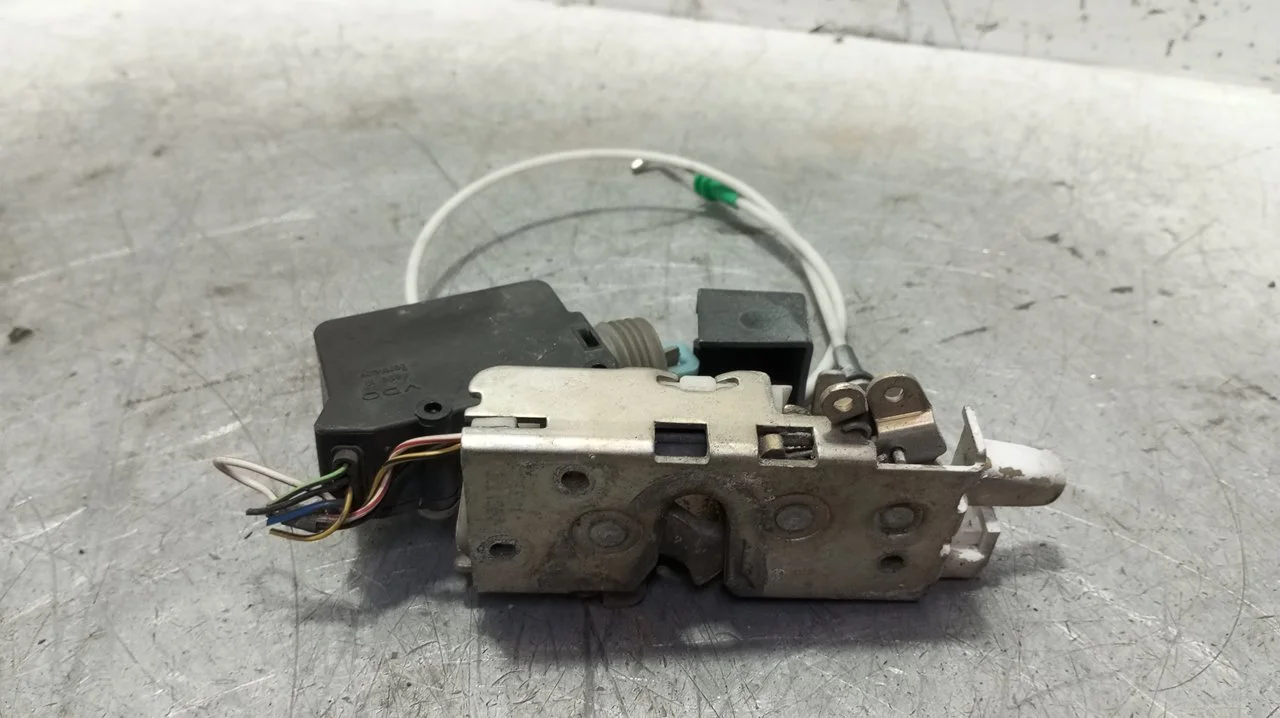 Foto de CERRADURA PUERTA DELANTERA IZQUIERDA MERCEDES-BENZ SPRINTER FURGÓN (901-904) 2.9 Turbodiesel (102 CV / 75 KW) referencia A9017201435