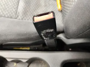 Foto de PRETENSOR AIRBAG DERECHO FORD FOCUS BERLINA (CAP) 1.6 TDCi CAT (90 CV / 66 KW)