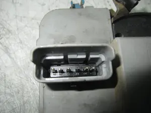 Foto de CERRADURA PUERTA DELANTERA IZQUIERDA PEUGEOT PARTNER (S1)(07.1996) 2.0 HDi CAT (90 CV / 66 KW) foto 4