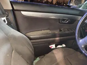 Foto de GUARNECIDO PUERTA DELANTERA IZQUIERDA AUDI A4 BERLINA (8E)