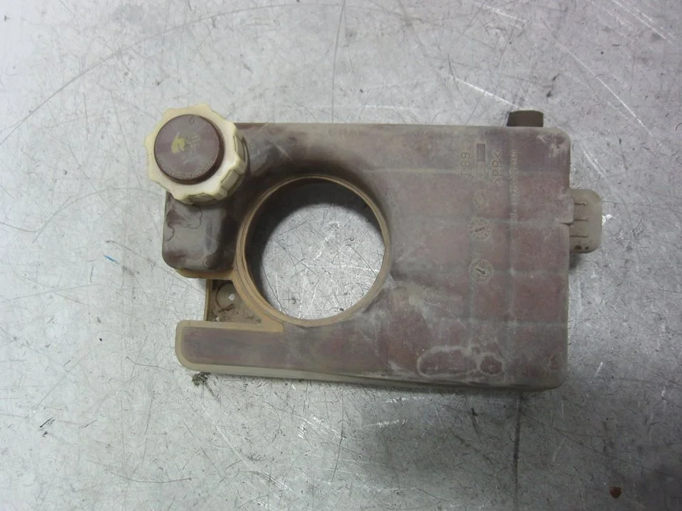 Foto de DEPOSITO EXPANSION RENAULT TWINGO I (C06) 1.2 (58 CV / 43 KW) referencia 7700822140