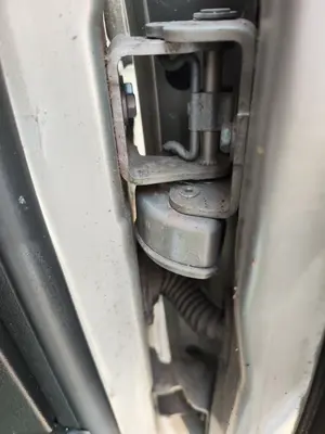 Foto de RETENEDOR PUERTA PEUGEOT 207 1.4 HDi (68 CV / 50 KW)
