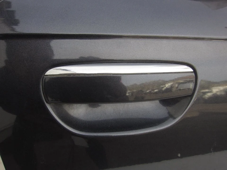 Foto de MANETA EXTERIOR DELANTERA DERECHA AUDI A6 BERLINA (4F2) 4.2 V8 40V (335 CV / 246 KW)
