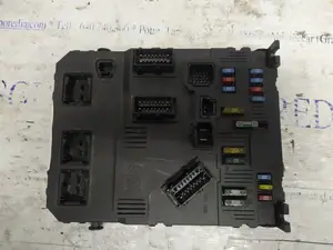 Foto de CAJA RELES / FUSIBLES PEUGEOT 407 referencia 9655221180