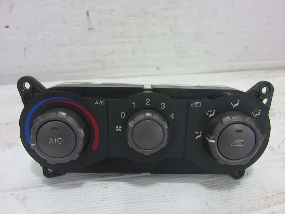 Foto de MANDO CALEFACCION / AIRE ACONDICIONADO HYUNDAI MATRIX (FC) 1.6 CAT (103 CV / 76 KW) referencia 9725017XXX