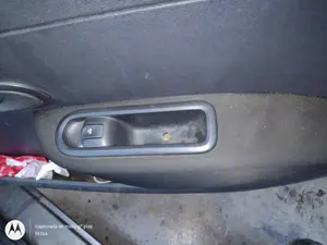 Foto de MANDO ELEVALUNAS DELANTERO DERECHO RENAULT CLIO III 1.2 16V (75 CV / 55 KW)