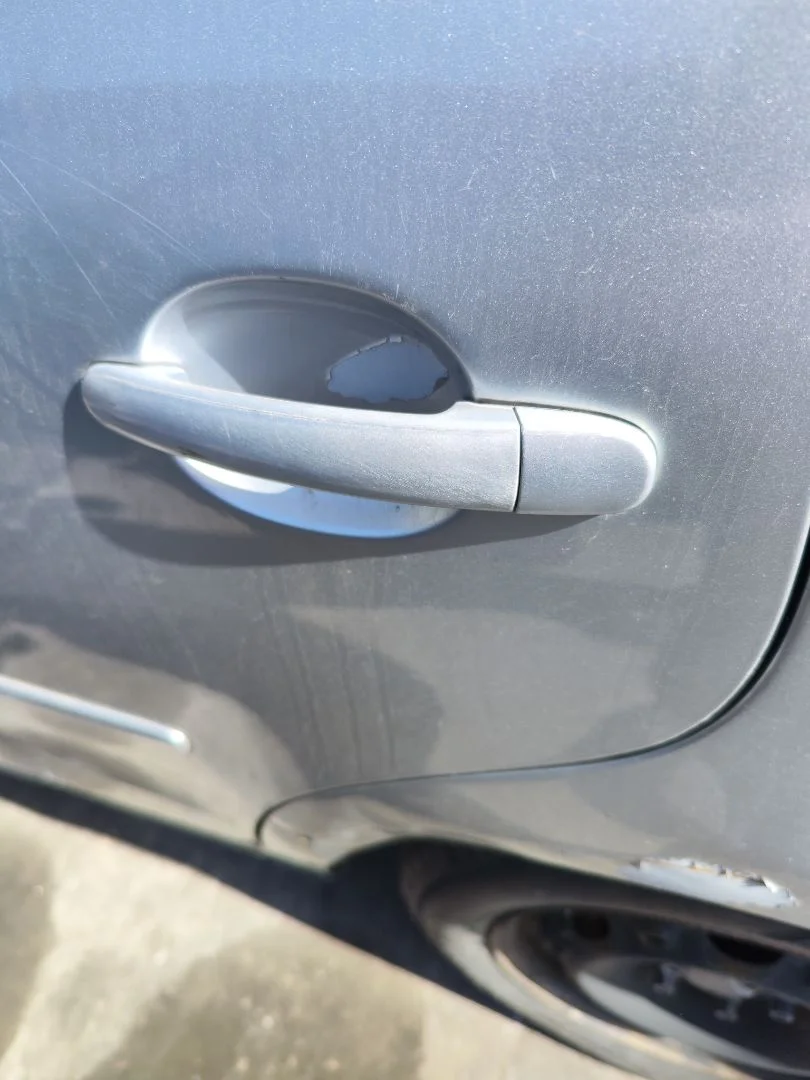 Foto de MANETA EXTERIOR TRASERA IZQUIERDA VOLKSWAGEN POLO IV (9N1) 1.4 16V (75 CV / 55 KW)