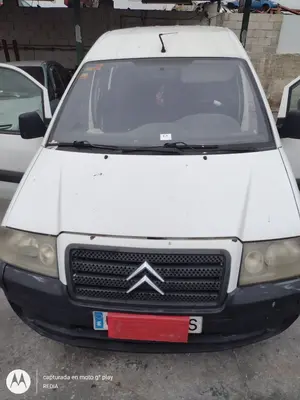 Foto de CAPO CITROEN JUMPY 2.0 HDi CAT (RHX / DW10BTED) (94 CV / 69 KW) foto 2
