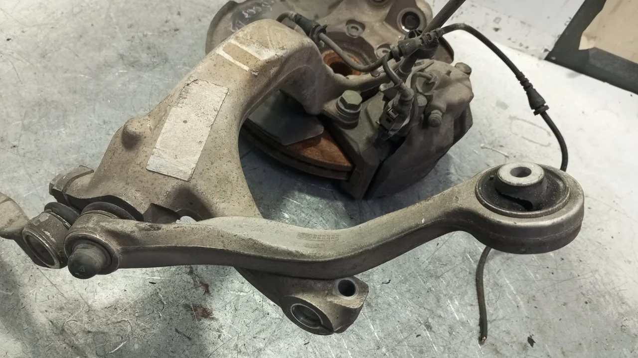 Foto de BRAZO SUSPENSION DELANTERO IZQUIERDO AUDI A4 BERLINA (8E) 1.9 TDI (131 CV / 96 KW) referencia 2817947