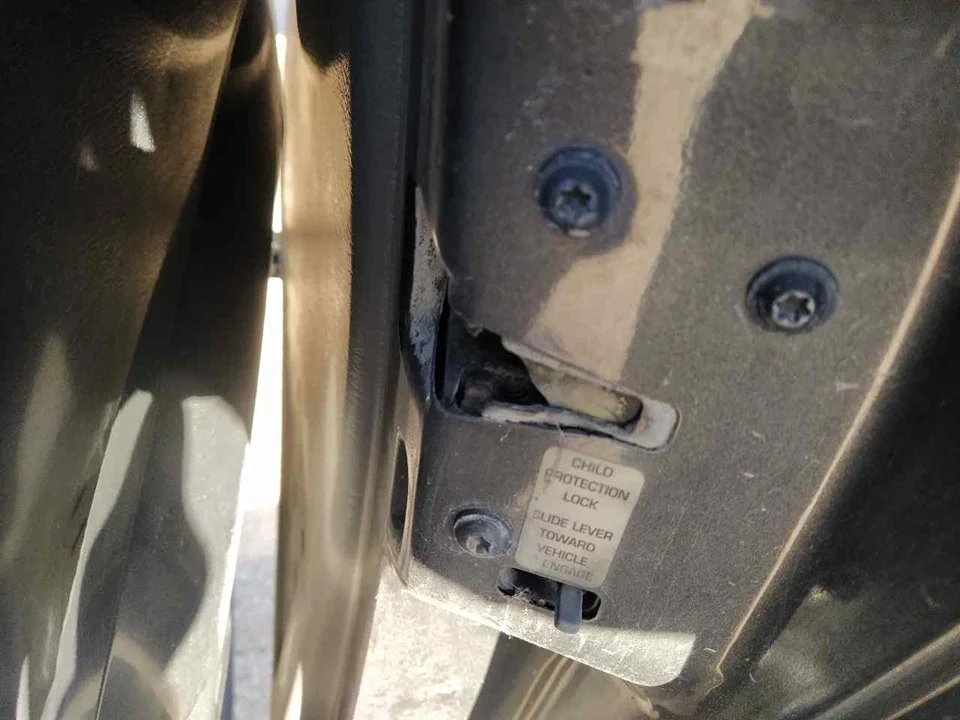 Foto de CERRADURA PUERTA LATERAL DERECHA CHRYSLER VOYAGER (RG) 2.8 CRD CAT (150 CV / 110 KW)