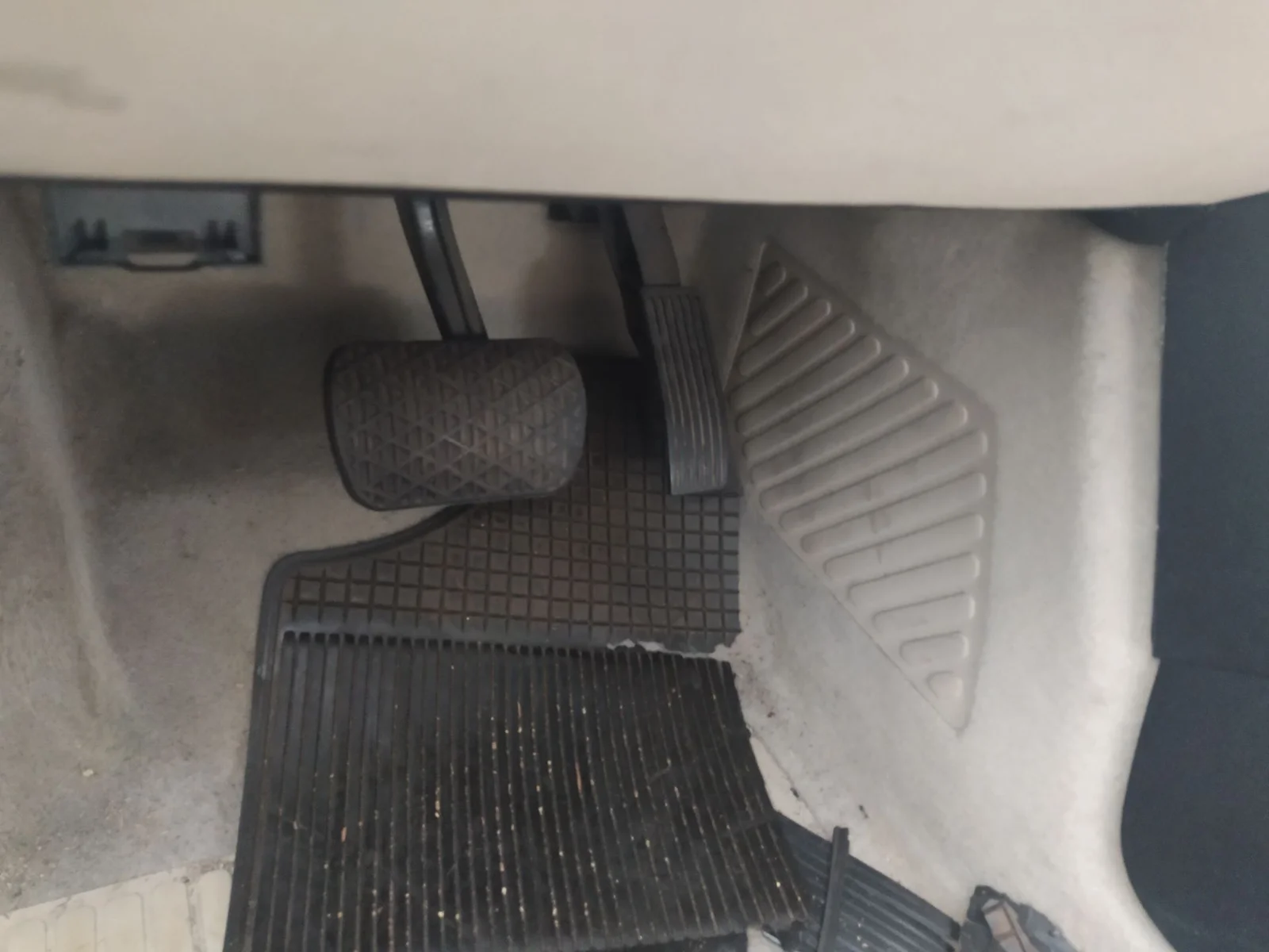 Foto de PEDAL ACELERADOR MERCEDES-BENZ CLASE A (BM 169) 1.5 CAT (95 CV / 70 KW)