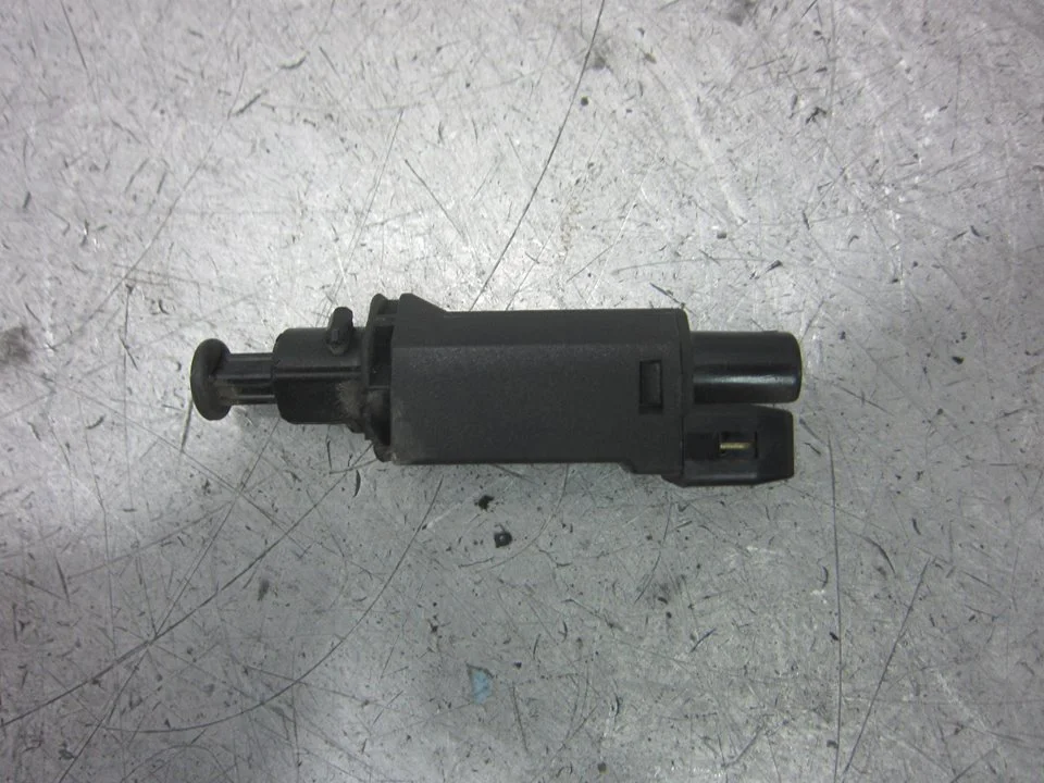 Foto de INTERRUPTOR VOLKSWAGEN GOLF III (1H1)(11.1991) 1.8 (75 CV / 55 KW) referencia 191945515