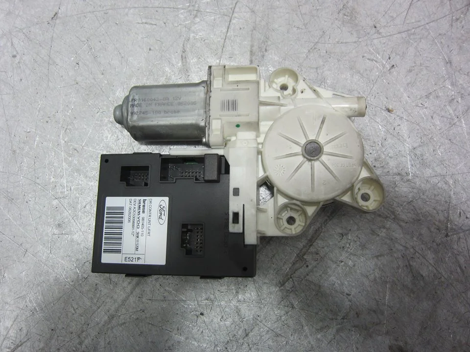 Foto de MOTOR ELEVALUNAS DELANTERO IZQUIERDO FORD FOCUS C-MAX (CAP)(2003) 1.8 TDCi Turbodiesel CAT (116 CV / 85 KW) referencia 981405110