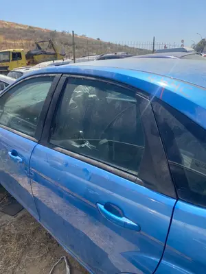 Foto de PUERTA TRASERA IZQUIERDA FORD FOCUS BERLINA (CB4) 1.6 TDCi CAT (109 CV / 80 KW) referencia 1702408