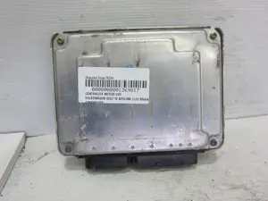 Foto de CENTRALITA MOTOR UCE VOLKSWAGEN GOLF IV BERLINA (1J1)(10.1997) 1.9 TDI (101 CV / 74 KW) referencia 038906012FB foto 2