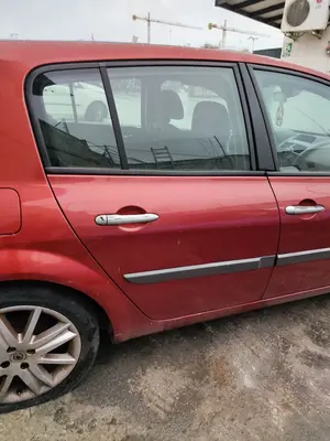 Foto de PUERTA TRASERA DERECHA RENAULT MEGANE II BERLINA 5P 1.5 dCi Diesel (106 CV / 78 KW)