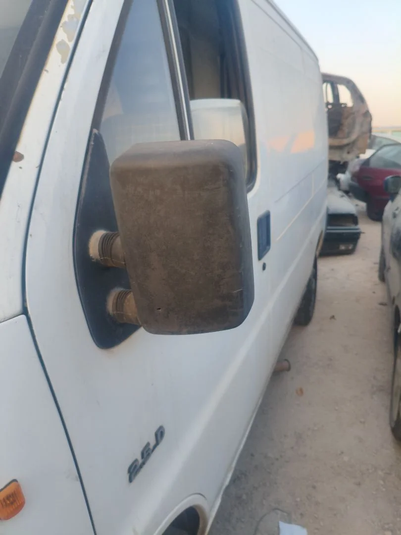 Foto de RETROVISOR IZQUIERDO CITROEN JUMPER FURGÓN 2.5 Diesel (86 CV / 63 KW)