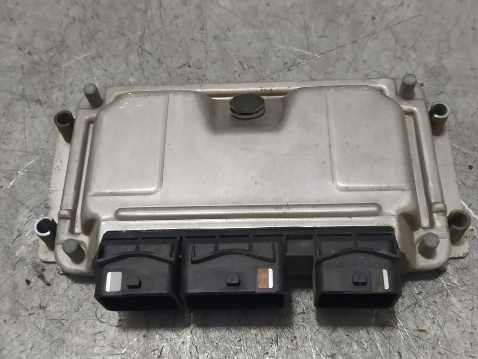 Foto de CENTRALITA MOTOR UCE CITROEN XSARA PICASSO 1.6 (95 CV / 70 KW) referencia 9648483480