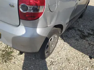 Foto de PARAGOLPES TRASERO VOLKSWAGEN FOX (5Z1)(04.2005) 1.4 (75 CV / 55 KW) foto 2