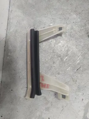 Foto de SOPORTE / GUIA PUERTA CORREDERA CITROEN C4 PICASSO 1.6 HDi FAP (112 CV / 82 KW)