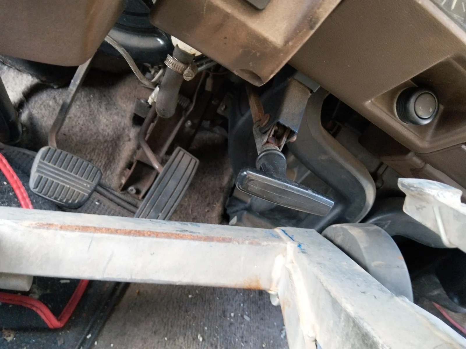Foto de PALANCA FRENO NISSAN VANETTE (C220) 2.0 Diesel (67 CV / 49 KW)