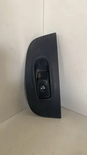 Foto de MANDO ELEVALUNAS DELANTERO DERECHO RENAULT MEGANE I COUPE (DA0) referencia 7700429071