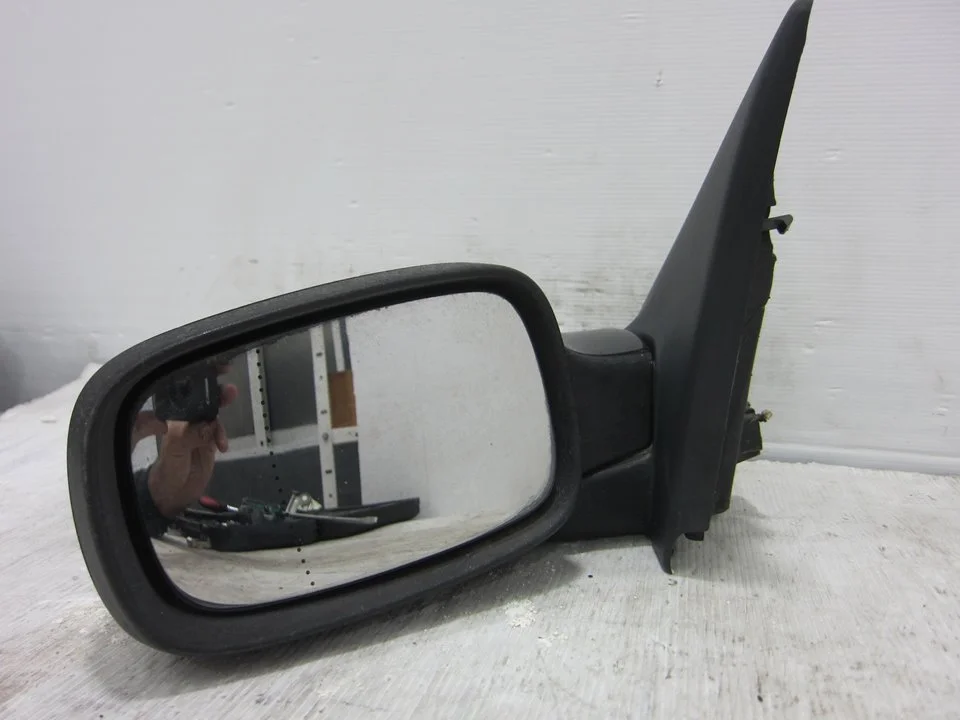 Foto de RETROVISOR IZQUIERDO RENAULT MEGANE II BERLINA 3P 1.5 dCi Diesel (101 CV / 74 KW) referencia 12353060