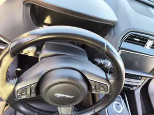Foto de VOLANTE JAGUAR F-PACE 3.0 V6 Diesel CAT (301 CV / 221 KW) referencia GX733F563FD8 foto 3