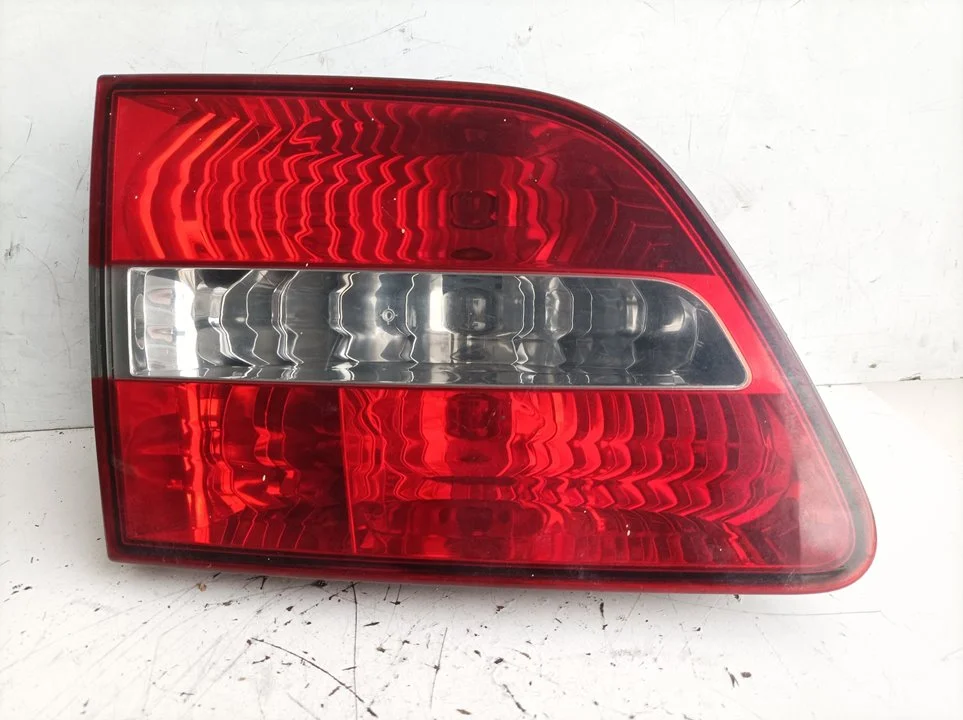 Foto de PILOTO TRASERO IZQUIERDO INTERIOR FIAT STILO (192) referencia 51717943