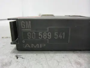 Foto de CAJA RELES / FUSIBLES OPEL MERIVA 1.7 16V CDTI (101 CV / 74 KW) referencia 90589541 foto 2
