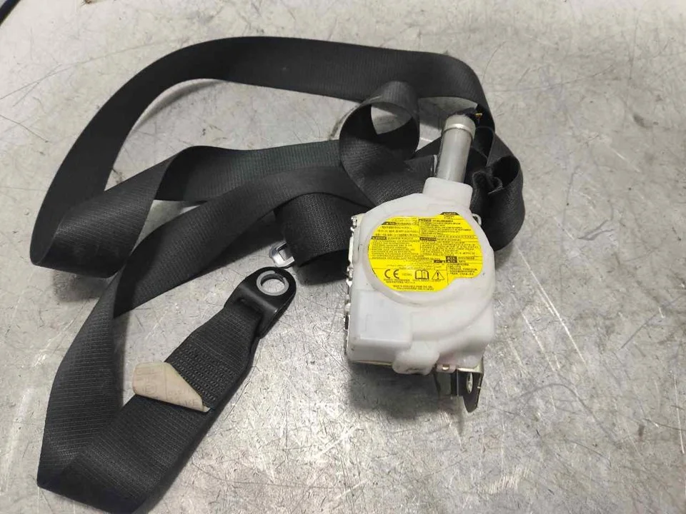 Foto de CINTURON SEGURIDAD DELANTERO IZQUIERDO TOYOTA AVENSIS CROSS SPORT (T27) 1.8 16V CAT (147 CV / 108 KW) referencia 7P4100P
