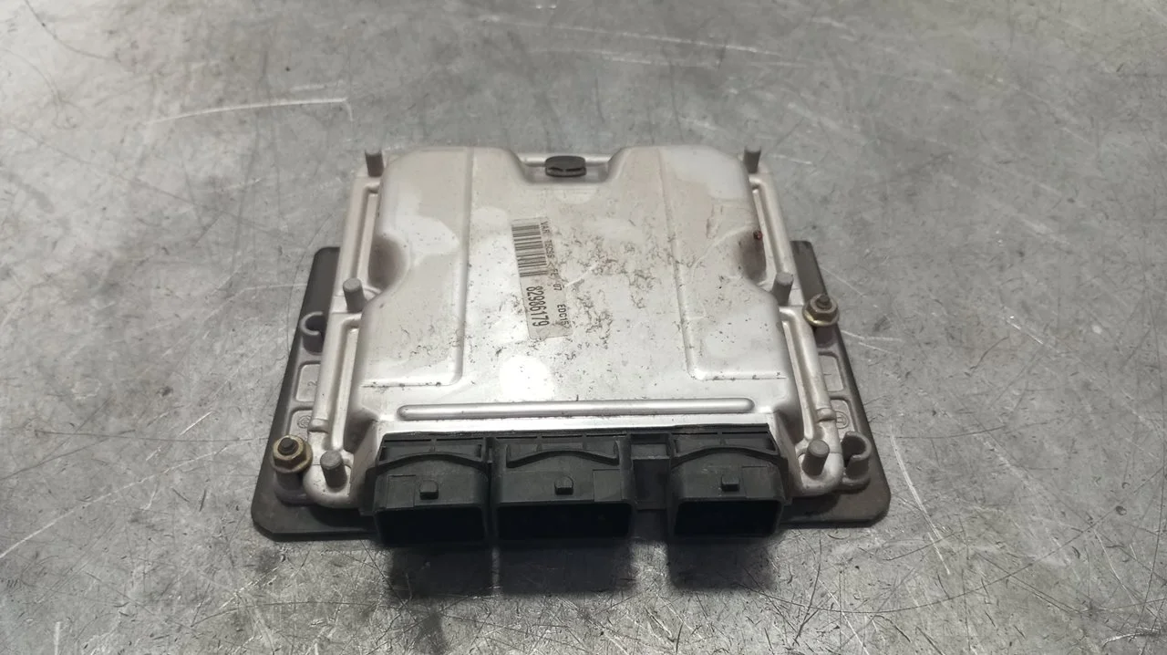 Foto de CENTRALITA MOTOR UCE PEUGEOT 307 BREAK / SW (S1)(04.2002) 2.0 HDi FAP CAT (109 CV / 80 KW) referencia 9647472780