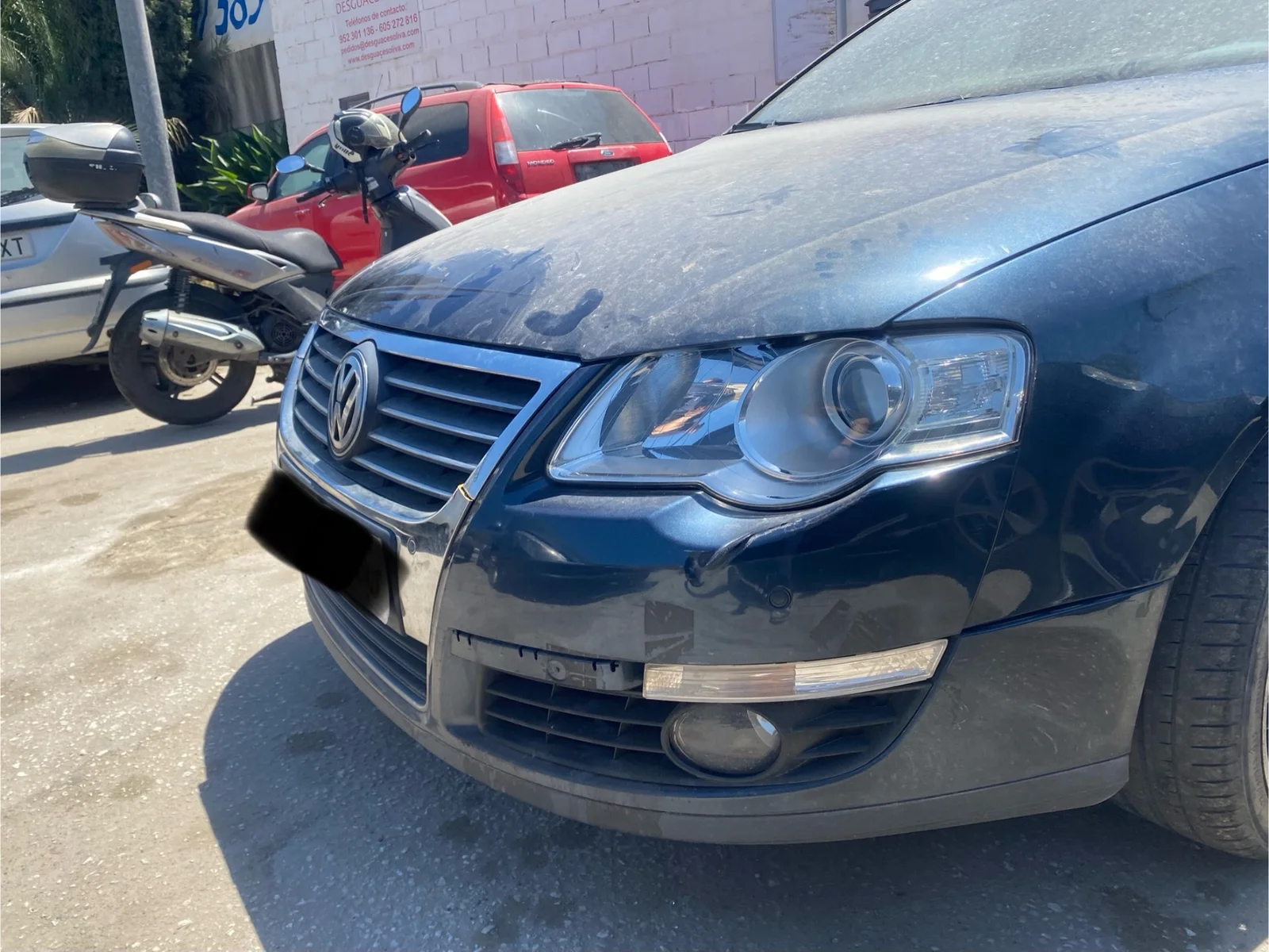 Foto de PARAGOLPES DELANTERO VOLKSWAGEN PASSAT BERLINA (3C2) 2.0 TDI (140 CV / 103 KW)