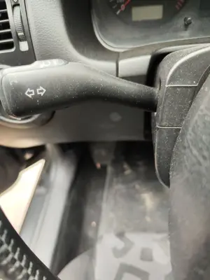 Foto de MANDO INTERMITENTES VOLKSWAGEN BORA BERLINA (1J2)(1998) 1.9 TDI (110 CV / 81 KW)