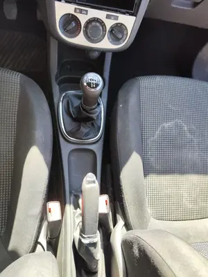 Foto de CONSOLA CENTRAL OPEL CORSA D 1.2 16V CAT (Z 12 XEP / LB4) (80 CV / 59 KW)