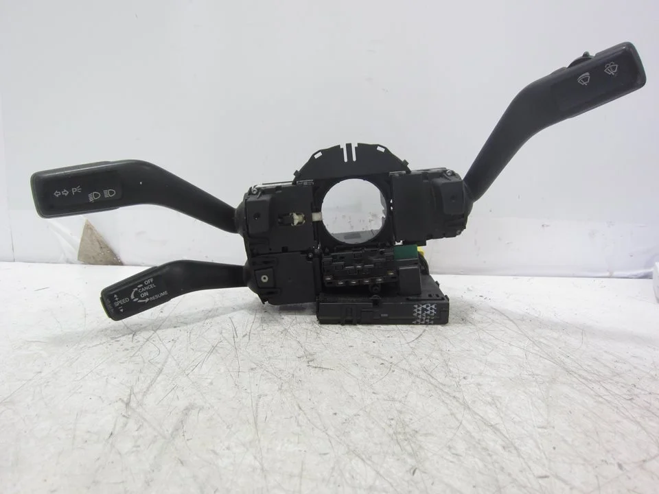 Foto de MANDO MULTIFUNCION VOLKSWAGEN PASSAT BERLINA (3C2) 2.0 TDI (140 CV / 103 KW) referencia LK01503812