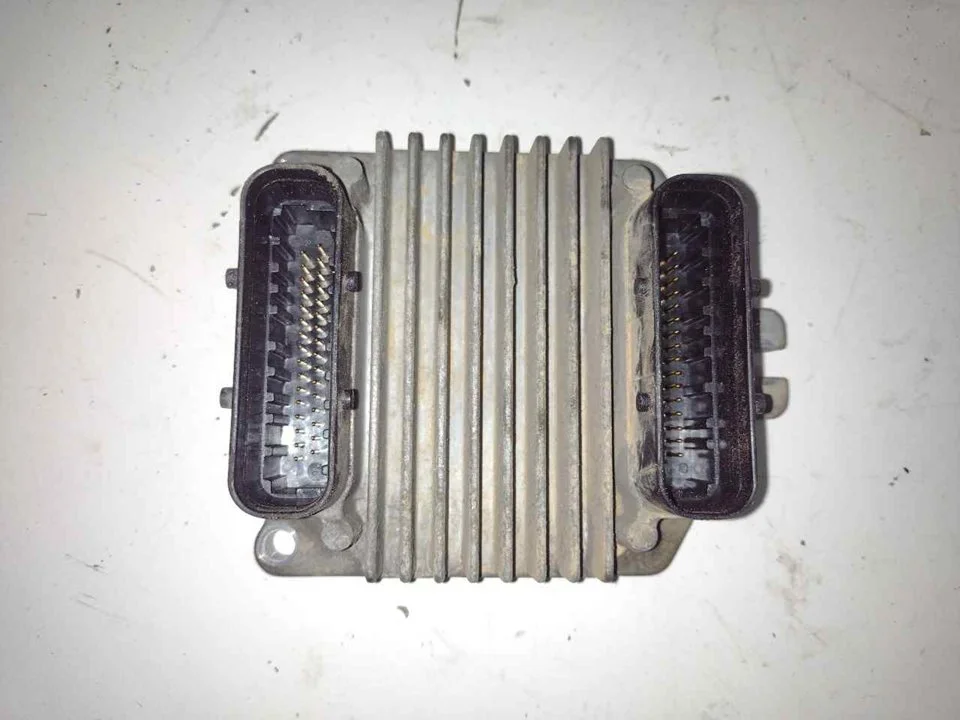 Foto de CENTRALITA MOTOR UCE OPEL ASTRA G BERLINA 1.6 16V (101 CV / 74 KW) referencia 09355929